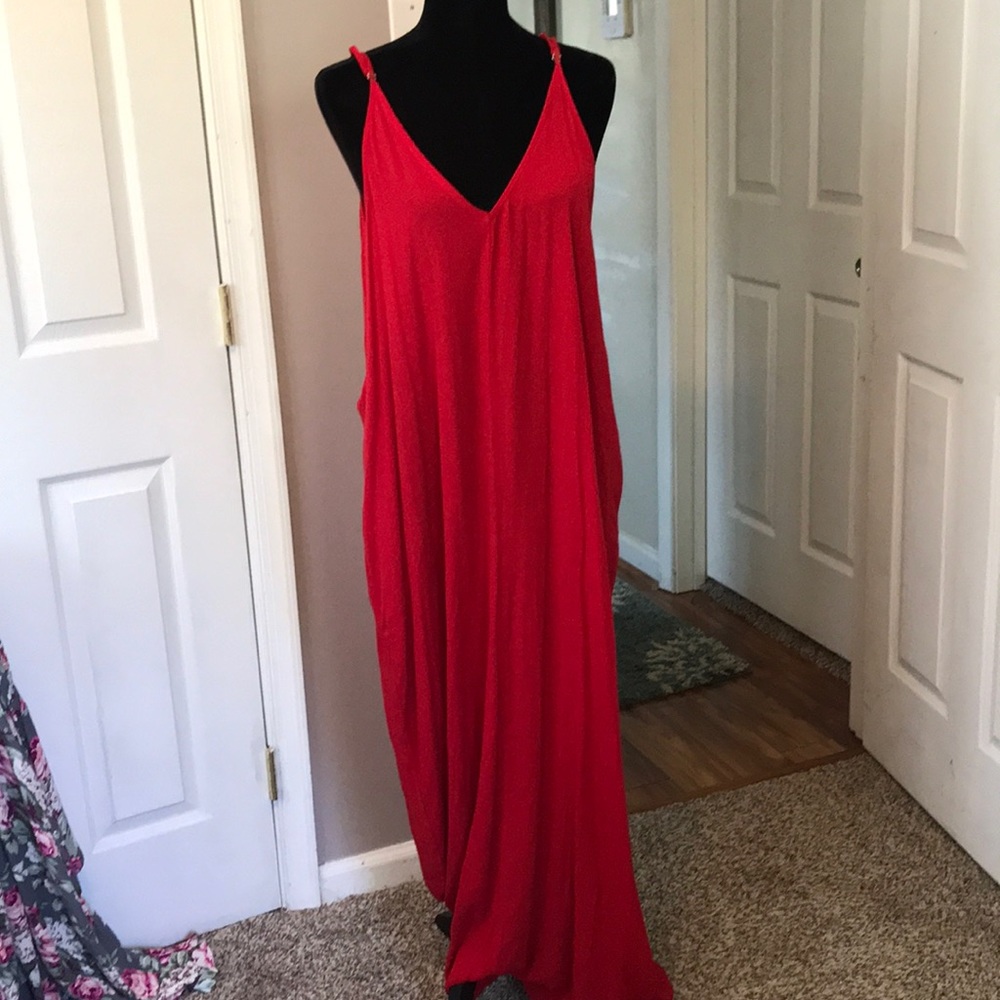 Red Flowy Maxi dress with pockets | BRAND new